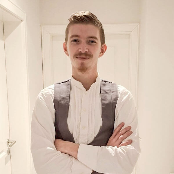 Porträt von Jannes Saß, Polier, Teammitglied des Baugeschäfts Saß.