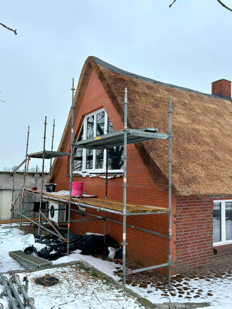 Nachher-Ansicht eines großen Glaselements im Obergeschoss nach dem Umbau.