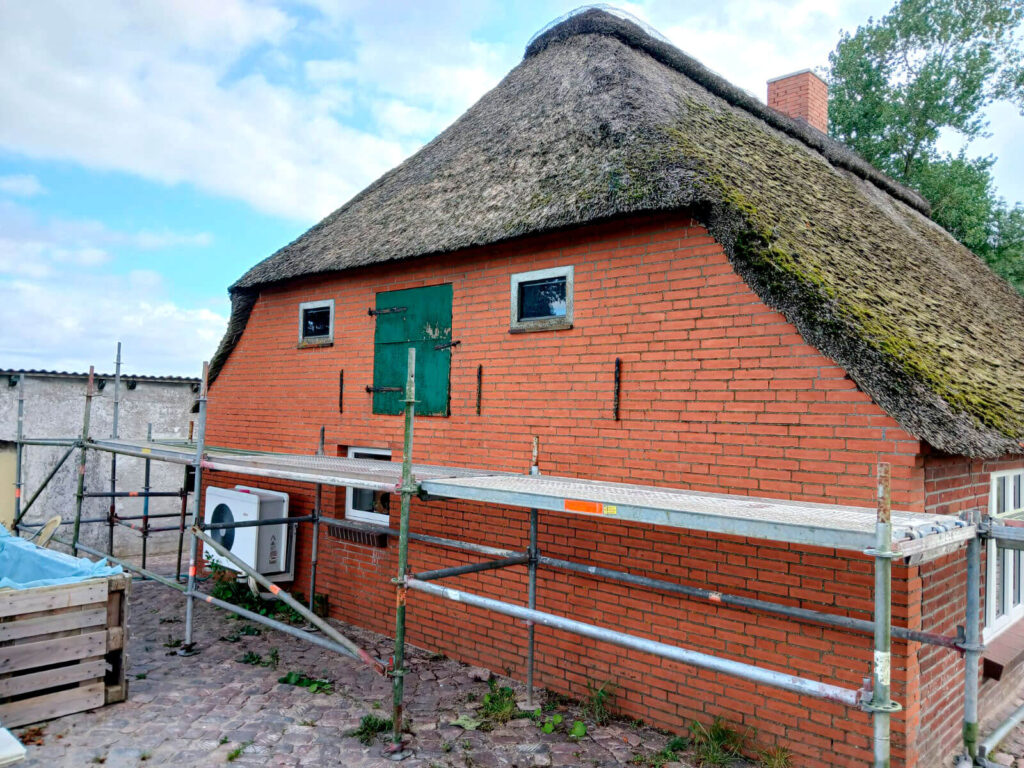 Vorher-Ansicht einer alten Speicherluke vor dem Umbau.